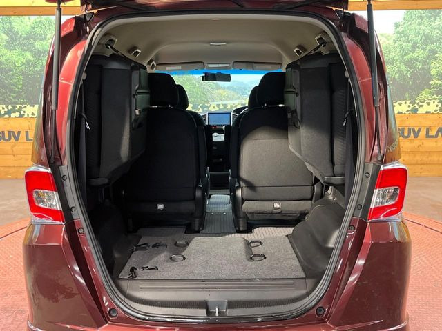 ���ڃV�[�g�͑O��X���C�h���\�ł��B���ɉ�����Α������L������������A�O�ɋl�߂�Α傫�ȃ��Q�b�W�X�y�[�X���m�ۂł��܂��B�V�[���ɉ����Ďg�������ł��邩��Ƃ��Ă��֗��ł���