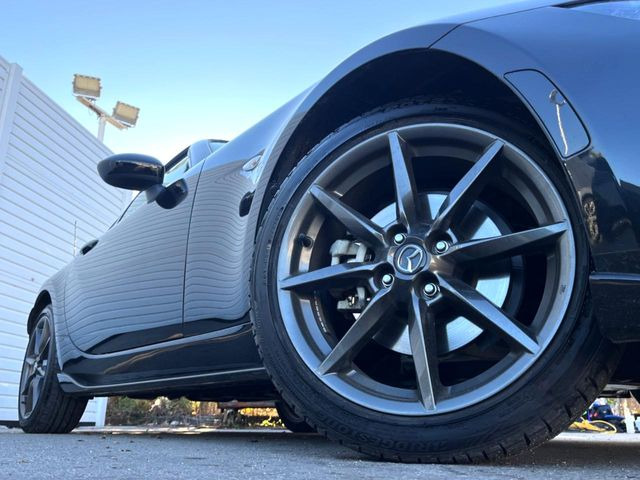 �y����17�C���`�A���~�z�C�[���z�O�ςɃ}�b�`���������A���~�z�C�[���𑕒����Ă���܂��B�e��ЊO�A���~�z�C�[����A�X�^�b�h���X�^�C�����戵�����Ă���܂��B���񂲑��k����������