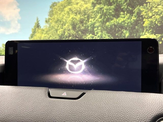 �y�}�c�_�R�l�N�g�z�ԓ��̕��͋C�Ƀ}�b�`������̌^�^�C�v�̃f�B�X�v���C�B�e����q�ݒ��Bluetooth�Đ����A�l�X�ȋ@�\���y���߂܂��B��pSD�J�[�h�̂��w���ŁA�i�r�@�\���g�p�o���܂��B