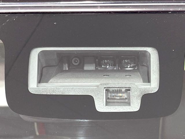 �y�X�Y�L �Z�[�t�e�B�T�|�[�g�z���s���ɑO���̎ԗ�����F�����A�Փ˂������Ȏ��͌x��ƃu���[�L�ŏՓˉ���Ɣ�Q�y�����A�V�X�g�B�����S�Ƀh���C�u�����y���݂��������܂��B