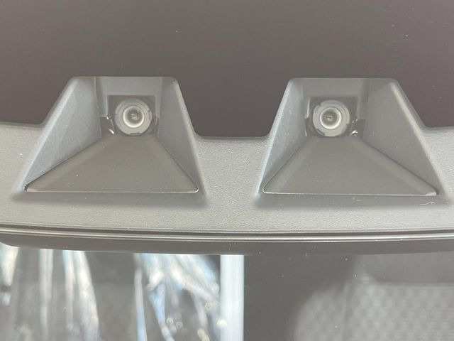 �y�X�}�[�g�A�V�X�g�z���s���ɑO���̎ԗ�����F�����A�Փ˂������Ȏ��͌x��ƃu���[�L�ŏՓˉ���Ɣ�Q�y�����A�V�X�g�B�����S�Ƀh���C�u�����y���݂��������܂��B