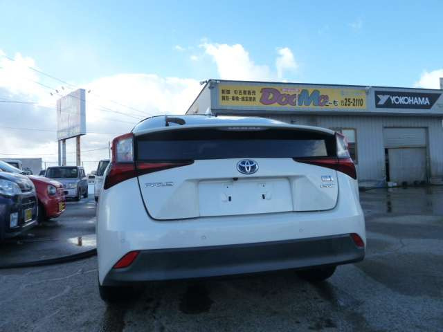 プリウス1.8 A E-Four 4WD