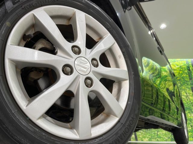 �y14�C���`�A���~�z�C�[���z�O�ςɃ}�b�`�����A���~�z�C�[���𑕒����Ă���܂��B�e��A���~�z�C�[����A�X�^�b�h���X�^�C�����戵�����Ă���܂��B���񂲑��k����������