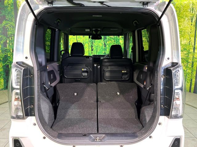 ���i�̂���������ʋ΁A���}���ɏ\���ȉ׎��X�y�[�X���m�ۂ��Ă���܂��B�Z�J���h�V�[�g��|���ƁA�傫�ȉו��̐ύڂ��\�ł���