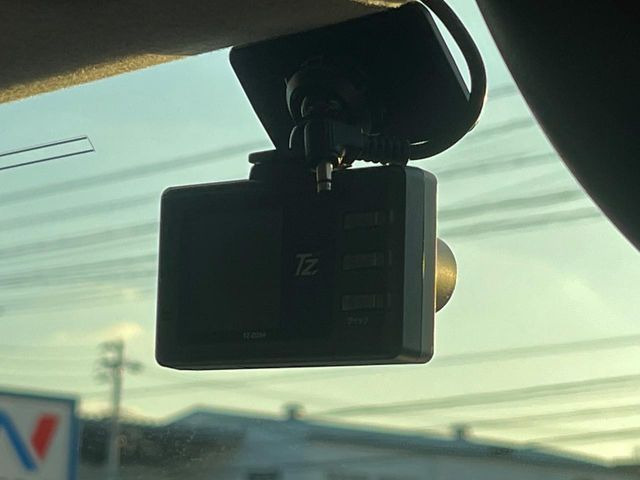 �y�h���C�u���R�[�_�[�z���S�E���S�ȃJ�[���C�t�ɕK�{�̃h���C�u���R�[�_�[�𑕔�!���s���͂������A������^�]�⎖�̂ɑ��������ۂ̏󋵂��f���ŋL�^���A����̃��X�N�ɔ����܂��B