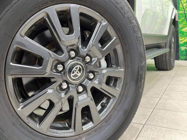 �y����18�C���`�A���~�z�C�[���z�O�ςɃ}�b�`���������A���~�z�C�[���𑕒����Ă���܂��B�e��ЊO�A���~�z�C�[����A�X�^�b�h���X�^�C�����戵�����Ă���܂��B���񂲑��k����������