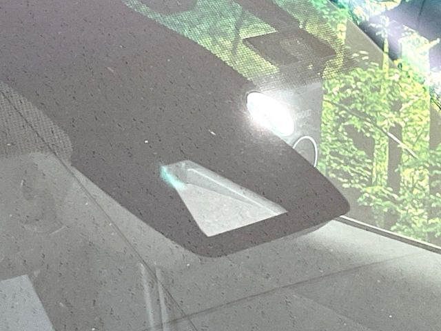 �y�v���N���b�V���Z�[�t�e�B�z�O���̎ԗ��������m���A�Փ˂������Ȏ��͌x��Œ��ӂ𑣂��A�u���[�L�𓥂ޗ͂��T�|�[�g�B�u���[�L�𓥂߂Ȃ������ꍇ�͏Փ˔�Q�y���u���[�L���쓮�A�Փˉ�����T�|�[�g���܂��B