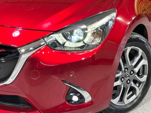 �yLED�w�b�h���C�g�z���V����ԑ��s�����ǍD�Ȏ��E���m�ۂ����S���ĉ^�]�ł��鍂�P�xLED�w�b�h���C�g�𑕔�!�_�����x�������A����d�͂��}�����Ă��܂��B