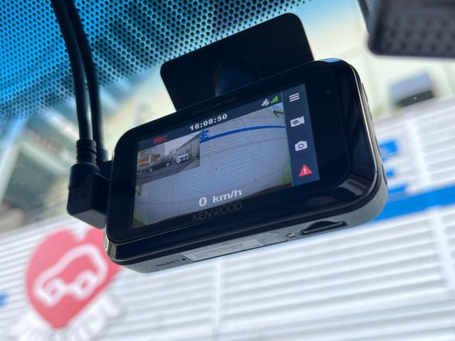 �y�h���C�u���R�[�_�[�z���S�E���S�ȃJ�[���C�t�ɕK�{�̃h���C�u���R�[�_�[�𑕔�!���s���͂������A������^�]�⎖�̂ɑ��������ۂ̏󋵂��f���ŋL�^���A����̃��X�N�ɔ����܂��B