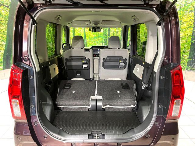 ���i�̂���������ʋ΁A���}���ɏ\���ȉ׎��X�y�[�X���m�ۂ��Ă���܂��B�Z�J���h�V�[�g��|���ƁA�傫�ȉו��̐ύڂ��\�ł���