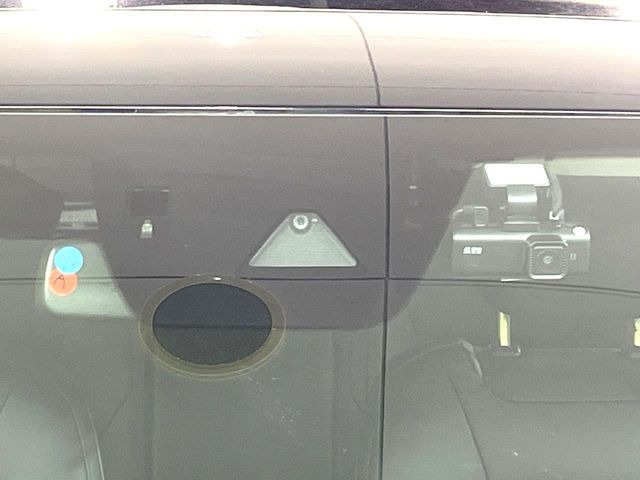 �y�X�}�[�g�V�e�B�u���[�L�T�|�[�g�z�ᑬ���s���ɑO���̎ԗ�����F�����A�Փ˂������Ȏ��͌x��ƃu���[�L�ŏՓˉ���Ɣ�Q�y�����A�V�X�g�B�����S�Ƀh���C�u�����y���݂��������܂��B