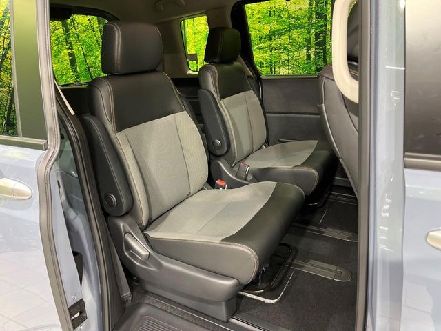 ���i���ȃI���W�i���t���A�}�b�g���I�v�V�����ɂĂ��p�ӂ��Ă���܂��B���D���ȃf�U�C����J���[�����Ԃɍ��킹�đI��ł����������Ƃ��ł��܂���