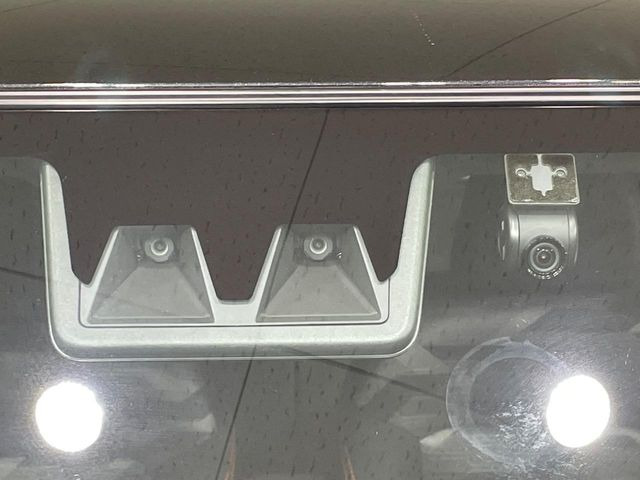 �y�X�}�[�g�A�V�X�g�z���s���ɑO���̎ԗ�����F�����A�Փ˂������Ȏ��͌x��ƃu���[�L�ŏՓˉ���Ɣ�Q�y�����A�V�X�g�B�����S�Ƀh���C�u�����y���݂��������܂��B