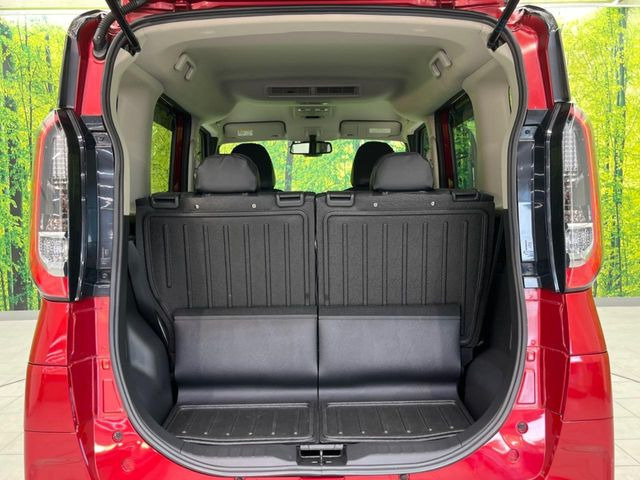 ���i�̂���������ʋ΁A���}���ɏ\���ȉ׎��X�y�[�X���m�ۂ��Ă���܂��B�Z�J���h�V�[�g��|���ƁA�傫�ȉו��̐ύڂ��\�ł���