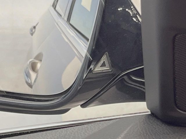 ���u���C���h�A�V�X�g�Z���T�[:���p����̎Ԃ����m���A�h���C�o�[���Ԑ��ύX���s���ۂɁA�x�����Ƌ��ɒ��ӂ𑣂��Ă������S�x���@�\�ł�!