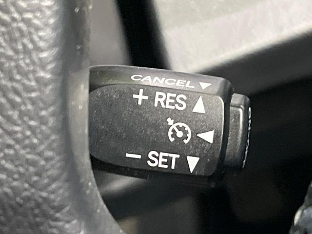 �y�N���[�Y�R���g���[���z�������H�����N���N���s�B�A�N�Z���𗣂��Ă���葬�x�ő��s���ł��A�������^�]���̕��S���y��!�����E�������ȒP�ȃX�C�b�`����Œ����ł��܂��B