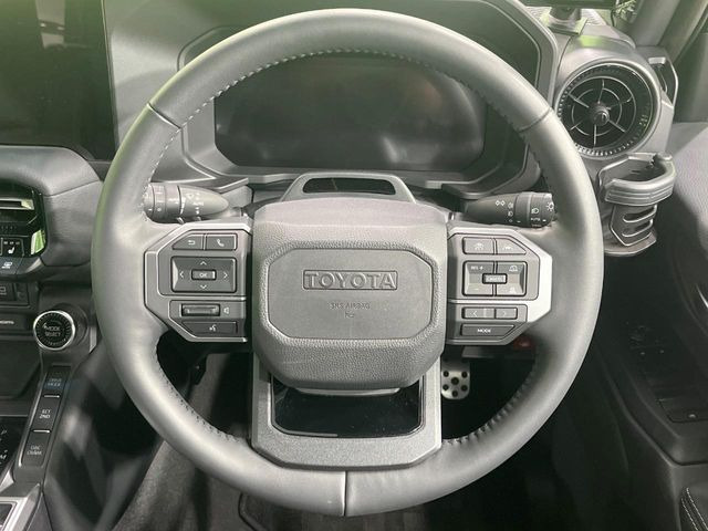 �y�����v�����X�e�A�����O�z�㎿�Ȋv���g�p���邱�ƂŁA��ɂ����������݂ƂĂ��^�]���₷���n���h���ł���