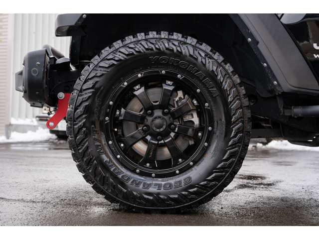 �^�C���T�C�Y��285/70R17�ɂȂ�܂��B