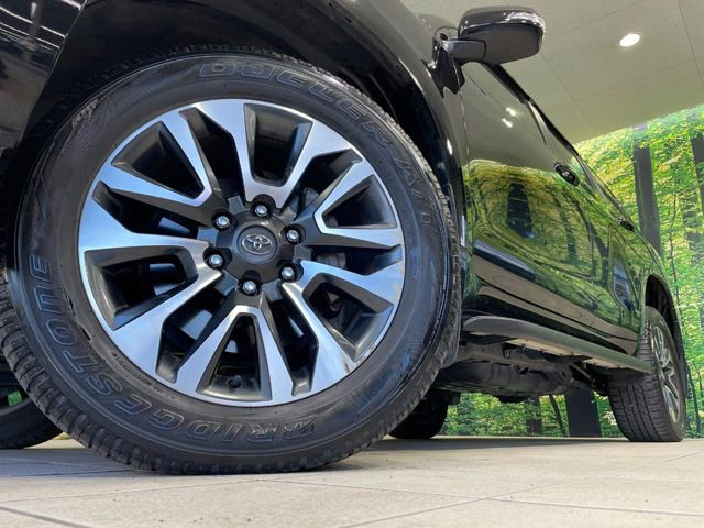 �y����19�C���`�A���~�z�C�[���z�O�ςɃ}�b�`���������A���~�z�C�[���𑕒����Ă���܂��B�e��ЊO�A���~�z�C�[����A�X�^�b�h���X�^�C�����戵�����Ă���܂��B���񂲑��k����������