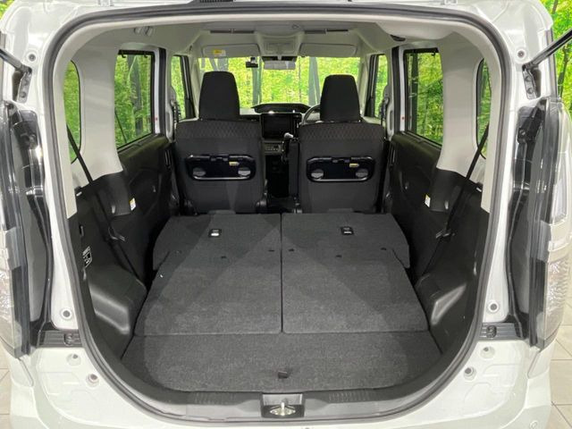 ���i�̂���������ʋ΁A���}���ɏ\���ȉ׎��X�y�[�X���m�ۂ��Ă���܂��B�Z�J���h�V�[�g��|���ƁA�傫�ȉו��̐ύڂ��\�ł���