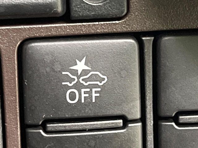 ���s���ɑO���̎ԗ�����F�����A�Փ˂������Ȏ��͌x��ƃu���[�L�ŏՓˉ���Ɣ�Q�y�����A�V�X�g�B�����S�Ƀh���C�u�����y���݂��������܂��B