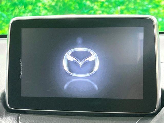 �y�}�c�_�R�l�N�g�i�r�z�ԓ��̕��͋C�Ƀ}�b�`������̌^�^�C�v�̃i�r�B�e����q�ݒ��Bluetooth�Đ����A�l�X�ȋ@�\���y���߂܂��B�����I�ȃ_�C�������삪�\�ŁA�g��������ǍD�ł��B