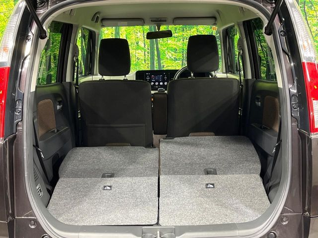 ���i�̂���������ʋ΁A���}���ɏ\���ȉ׎��X�y�[�X���m�ۂ��Ă���܂��B�Z�J���h�V�[�g��|���ƁA�傫�ȉו��̐ύڂ��\�ł���