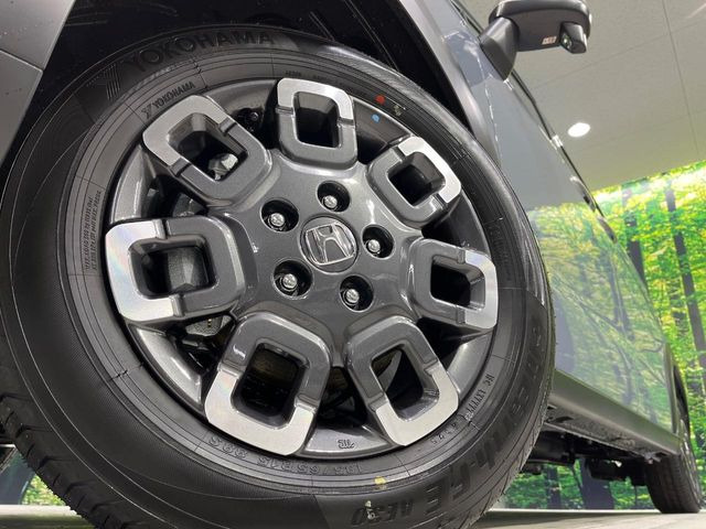 �y����15�C���`�A���~�z�C�[���z�O�ςɃ}�b�`���������A���~�z�C�[���𑕒����Ă���܂��B�e��ЊO�A���~�z�C�[����A�X�^�b�h���X�^�C�����戵�����Ă���܂��B���񂲑��k����������