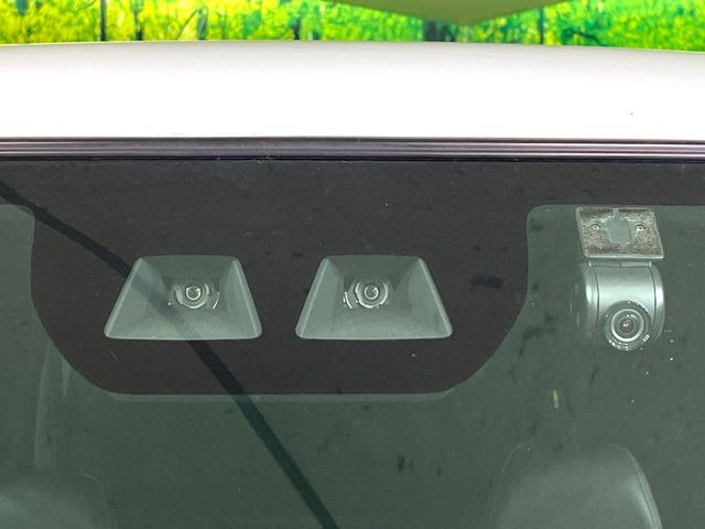 �y�X�}�[�g�A�V�X�g�z���s���ɑO���̎ԗ�����F�����A�Փ˂������Ȏ��͌x��ƃu���[�L�ŏՓˉ���Ɣ�Q�y�����A�V�X�g�B�����S�Ƀh���C�u�����y���݂��������܂��B