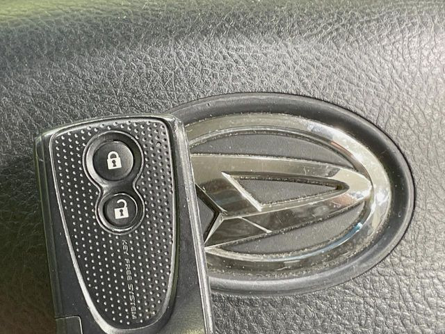 �y�L�[�t���[�V�X�e���z�J�o����|�P�b�g�ɓ��ꂽ�܂܂ł��h�A�̎{���E�������\�ȃX�}�[�g�L�[�𑕔��B�G���W���̃I���E�I�t�����J�M�����o���K�v����������Ƃ��Ă��֗��ł���