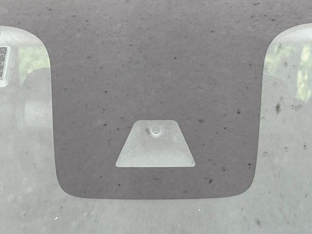 �y�C���e���W�F���g�G�}�[�W�F���V�[�u���[�L�z�t�����g�J�����őO���̎ԗ�����s�҂����m�B�Փ˂������Ȏ��͏Փ˔�Q�y���u���[�L���쓮�A�Փˉ�����T�|�[�g�B�����S�Ƀh���C�u�����y���݂��������܂��B