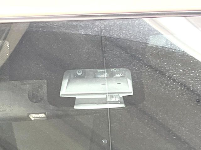 �y�g���^�Z�[�t�e�B�Z���X�z���s���ɑO���̎ԗ�����F�����A�Փ˂������Ȏ��͌x��ƃu���[�L�ŏՓˉ���Ɣ�Q�y�����A�V�X�g�B�����S�Ƀh���C�u�����y���݂��������܂��B