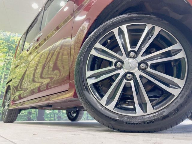 �y����15�C���`�A���~�z�C�[���z�O�ςɃ}�b�`���������A���~�z�C�[���𑕒����Ă���܂��B�e��ЊO�A���~�z�C�[����A�X�^�b�h���X�^�C�����戵�����Ă���܂��B���񂲑��k����������