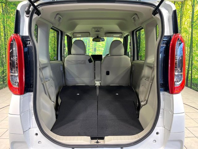 ���i�̂���������ʋ΁A���}���ɏ\���ȉ׎��X�y�[�X���m�ۂ��Ă���܂��B�Z�J���h�V�[�g��|���ƁA�傫�ȉו��̐ύڂ��\�ł���