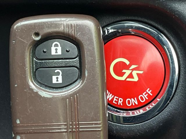 �y�X�}�[�g�L�[�z�J�o����|�P�b�g�ɓ��ꂽ�܂܂ł��h�A�̎{���E�������\�ȃX�}�[�g�L�[�𑕔��B�G���W���̃I���E�I�t�����J�M�����o���K�v����������Ƃ��Ă��֗��ł���