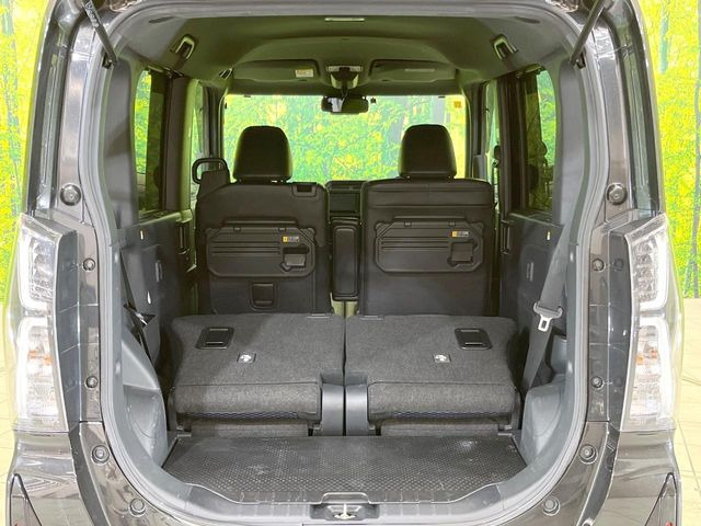 ���i�̂���������ʋ΁A���}���ɏ\���ȉ׎��X�y�[�X���m�ۂ��Ă���܂��B�Z�J���h�V�[�g��|���ƁA�傫�ȉו��̐ύڂ��\�ł���