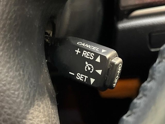 �y�N���[�Y�R���g���[���z�������H�����N���N���s�B�A�N�Z���𗣂��Ă���葬�x�ő��s���ł��A�������^�]���̕��S���y��!�����E�������ȒP�ȃX�C�b�`����Œ����ł��܂��B