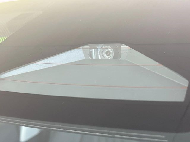 �y�g���^�Z�[�t�e�B�Z���X�z���s���ɑO���̎ԗ�����F�����A�Փ˂������Ȏ��͌x��ƃu���[�L�ŏՓˉ���Ɣ�Q�y�����A�V�X�g�B�����S�Ƀh���C�u�����y���݂��������܂��B