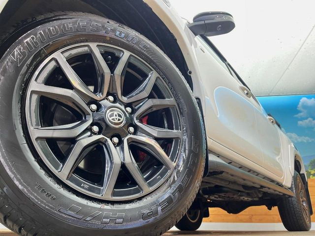 �y����18�C���`�A���~�z�C�[���z�O�ςɃ}�b�`���������A���~�z�C�[���𑕒����Ă���܂��B�e��ЊO�A���~�z�C�[����A�X�^�b�h���X�^�C�����戵�����Ă���܂��B���񂲑��k����������