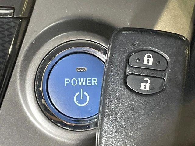 �y�X�}�[�g�L�[�z�J�o����|�P�b�g�ɓ��ꂽ�܂܂ł��h�A�̎{���E�������\�ȃX�}�[�g�L�[�𑕔��B�G���W���̃I���E�I�t�����J�M�����o���K�v����������Ƃ��Ă��֗��ł���