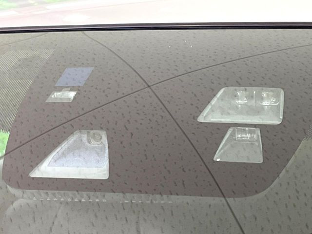 �y�X�}�[�g�u���[�L�T�|�[�g�z���s���ɑO���̎ԗ�����F�����A�Փ˂������Ȏ��͌x��ƃu���[�L�ŏՓˉ���Ɣ�Q�y�����A�V�X�g�B�����S�Ƀh���C�u�����y���݂��������܂��B