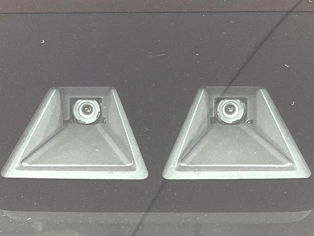 �y�X�}�[�g�A�V�X�g�z���s���ɑO���̎ԗ�����F�����A�Փ˂������Ȏ��͌x��ƃu���[�L�ŏՓˉ���Ɣ�Q�y�����A�V�X�g�B�����S�Ƀh���C�u�����y���݂��������܂��B