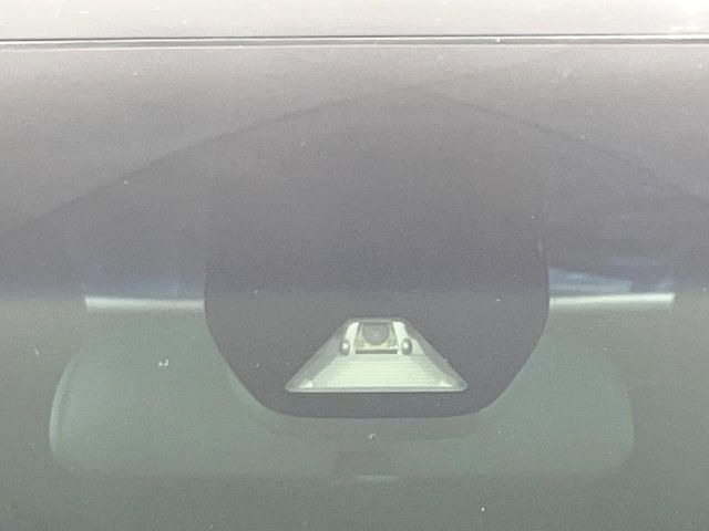 �y�z���_�Z���V���O�z���s���ɑO���̎ԗ�����F�����A�Փ˂������Ȏ��͌x��ƃu���[�L�ŏՓˉ���Ɣ�Q�y�����A�V�X�g�B�����S�Ƀh���C�u�����y���݂��������܂��B