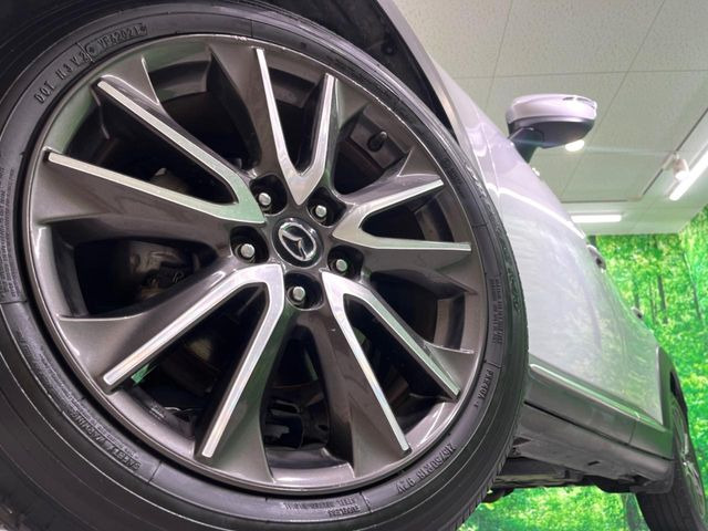 �y����18�C���`�A���~�z�C�[���z�O�ςɃ}�b�`���������A���~�z�C�[���𑕒����Ă���܂��B�e��ЊO�A���~�z�C�[����A�X�^�b�h���X�^�C�����戵�����Ă���܂��B���񂲑��k����������