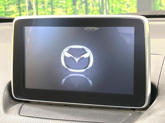 �y�}�c�_�R�l�N�g�i�r�z�ԓ��̕��͋C�Ƀ}�b�`������̌^�^�C�v�̃i�r�B�e����q�ݒ��Bluetooth�Đ����A�l�X�ȋ@�\���y���߂܂��B�����I�ȃ_�C�������삪�\�ŁA�g��������ǍD�ł��B