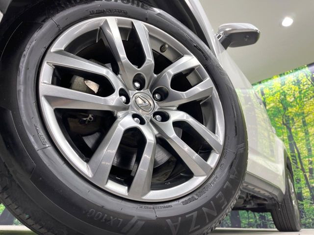 �y����18�C���`�A���~�z�C�[���z�O�ςɃ}�b�`���������A���~�z�C�[���𑕒����Ă���܂��B�e��ЊO�A���~�z�C�[����A�X�^�b�h���X�^�C�����戵�����Ă���܂��B���񂲑��k����������