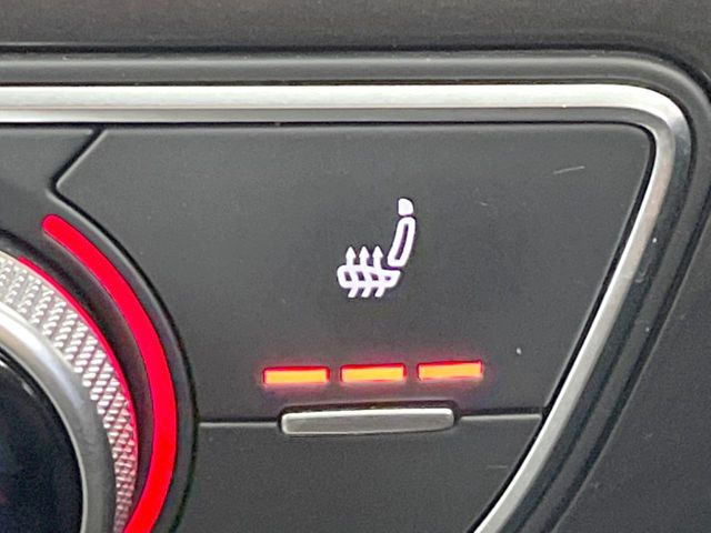 ���S�ȃV�[�g�q�[�^�[:���������ӂ�郌�U�[�V�[�g�ɁA�O�ȁE��ȂɃV�[�g�q�[�^�[�𓋍ڂ��Ă���܂��B