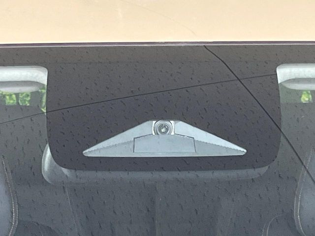 �y�z���_�Z���V���O�z���s���ɑO���̎ԗ�����F�����A�Փ˂������Ȏ��͌x��ƃu���[�L�ŏՓˉ���Ɣ�Q�y�����A�V�X�g�B�����S�Ƀh���C�u�����y���݂��������܂��B