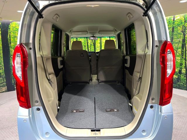 ���i�̂���������ʋ΁A���}���ɏ\���ȉ׎��X�y�[�X���m�ۂ��Ă���܂��B�Z�J���h�V�[�g��|���ƁA�傫�ȉו��̐ύڂ��\�ł���