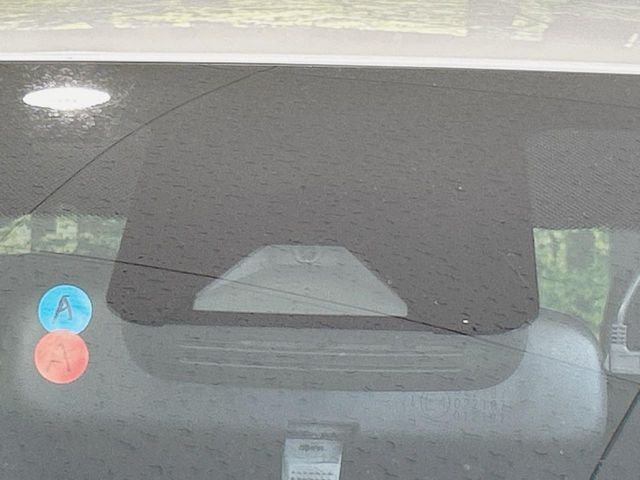 �y�g���^�Z�[�t�e�B�Z���X�z���s���ɑO���̎ԗ�����F�����A�Փ˂������Ȏ��͌x��ƃu���[�L�ŏՓˉ���Ɣ�Q�y�����A�V�X�g�B�����S�Ƀh���C�u�����y���݂��������܂��B